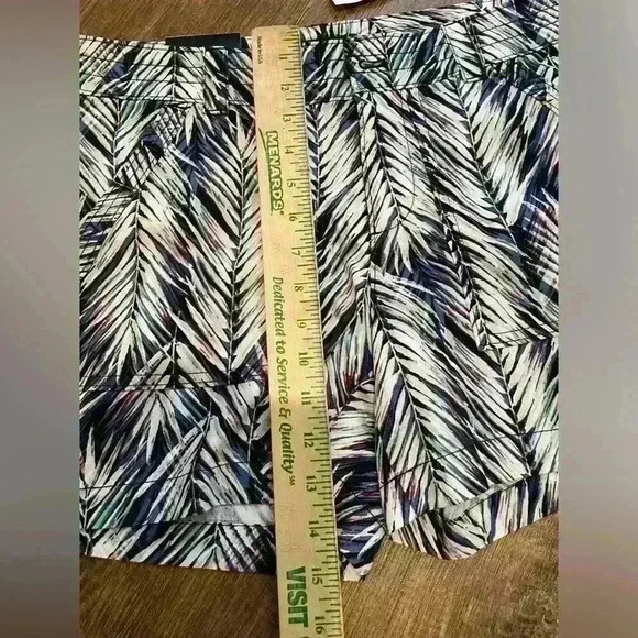Banana Republic size 6 patterned shorts summer vacation colorful resort wear - Picture 4 of 11